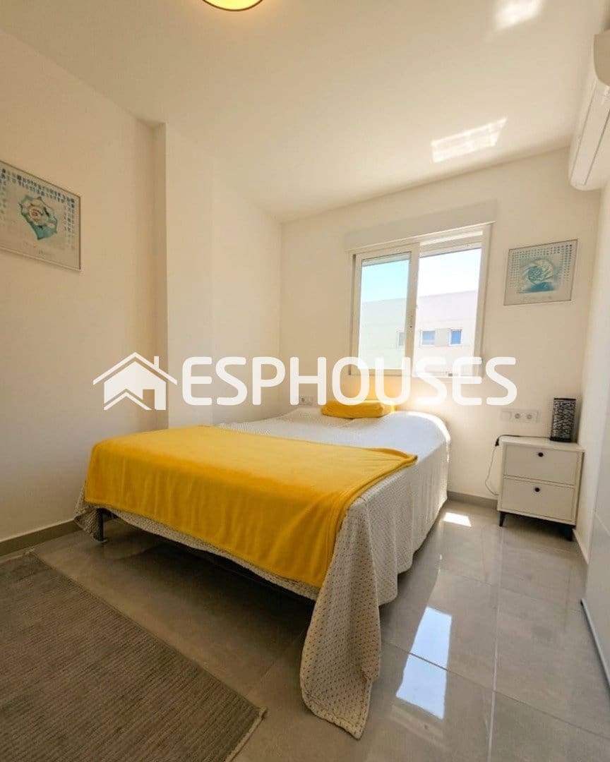 Apartment for sale in Avenida Habaneras - Curva de Palangre, Torrevieja, Alicante photo 5