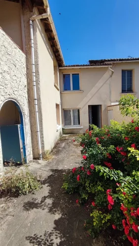 Renovation Project House in Loudun photo 4
