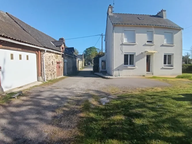 Renovated 3-Bed House with Stone Longère to Renovate for Gîte Potential, Saint-Aignan photo 5