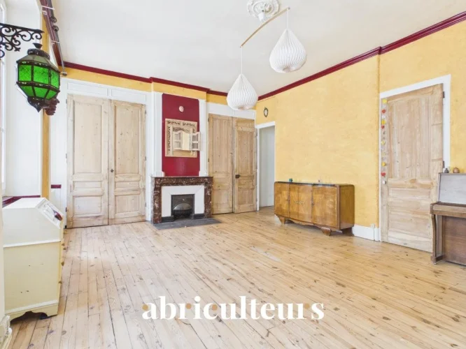 Spacious 176 m² Family Apartment, Ultra-Central – Rue De la Résistance for Sale in Saint-Étienne (42000) photo 5