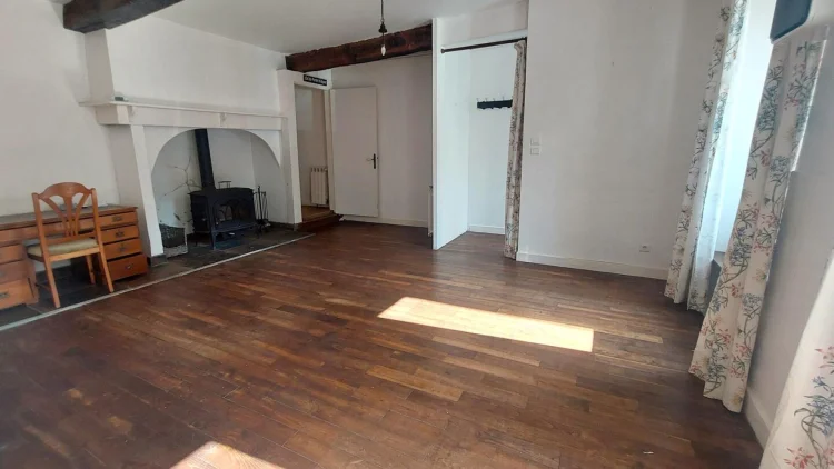 Exclusive Listing: Charming Village House in the 'Aspet' Area. photo 4