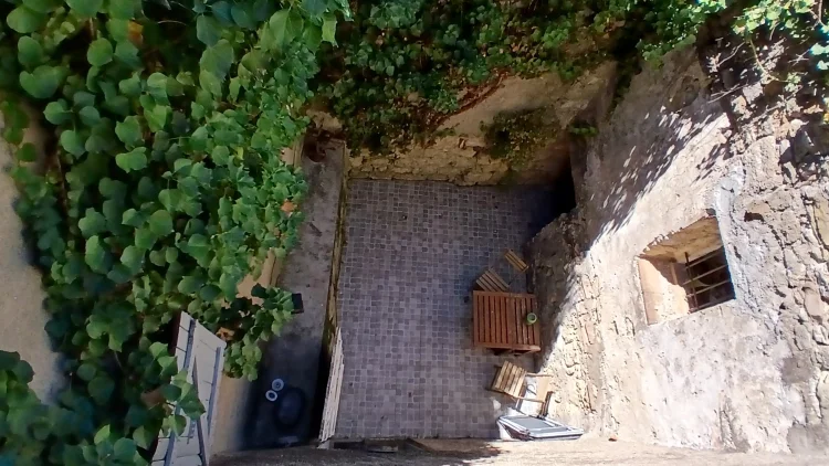 Charming Fully Renovated Village House with 2 Bedrooms and Delightful Private Patio. photo 5
