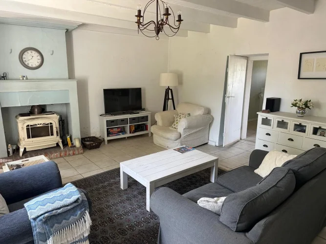 Spacious 4 Bed 4 Bath Charentaise with Pool Close to Village photo 3