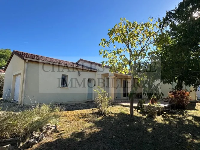Pretty Single-Story House with 3 Bedrooms and Garage on a 1057 m² Land in Cazals photo 2
