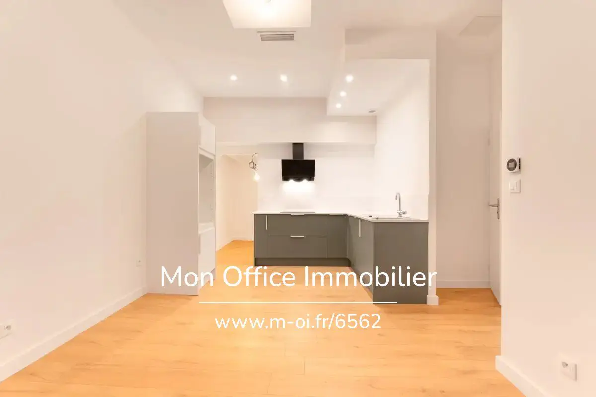 Apartment for sale in La Ciotat — 2 bedrooms, 53 m²