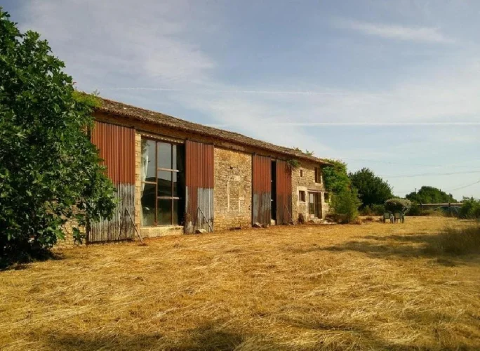 4 Bed House for Sale in Sauzé-Vaussais photo 2