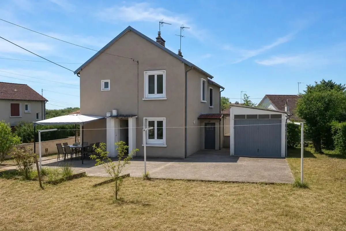 House for sale in Vierzon — 3 bedrooms, 81 m²