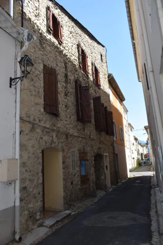 Townhouse in the Town Center with 3 Apartments photo 2
