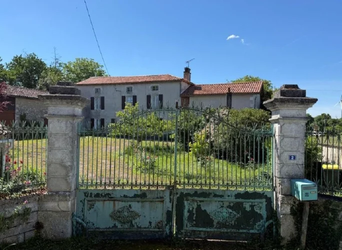 3 Bed House for Sale in Villefagnan photo 5