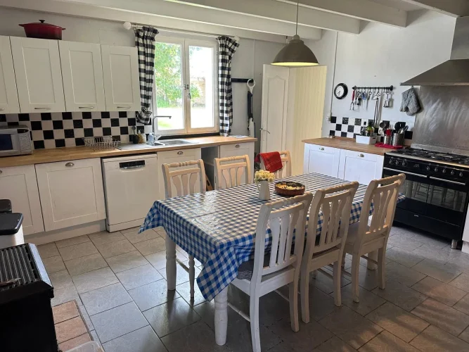 Spacious 4 Bed 4 Bath Charentaise with Pool Close to Village photo 5