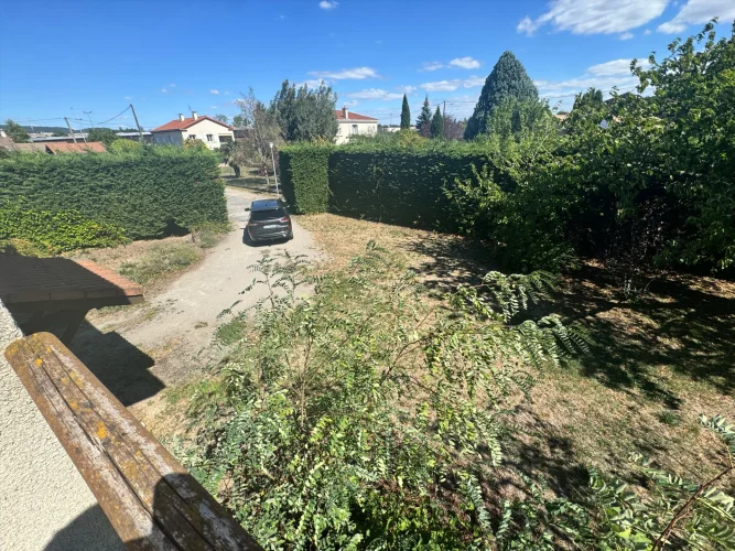 House with 5 Rooms, 115 m², on a 939 m² Plot photo 3