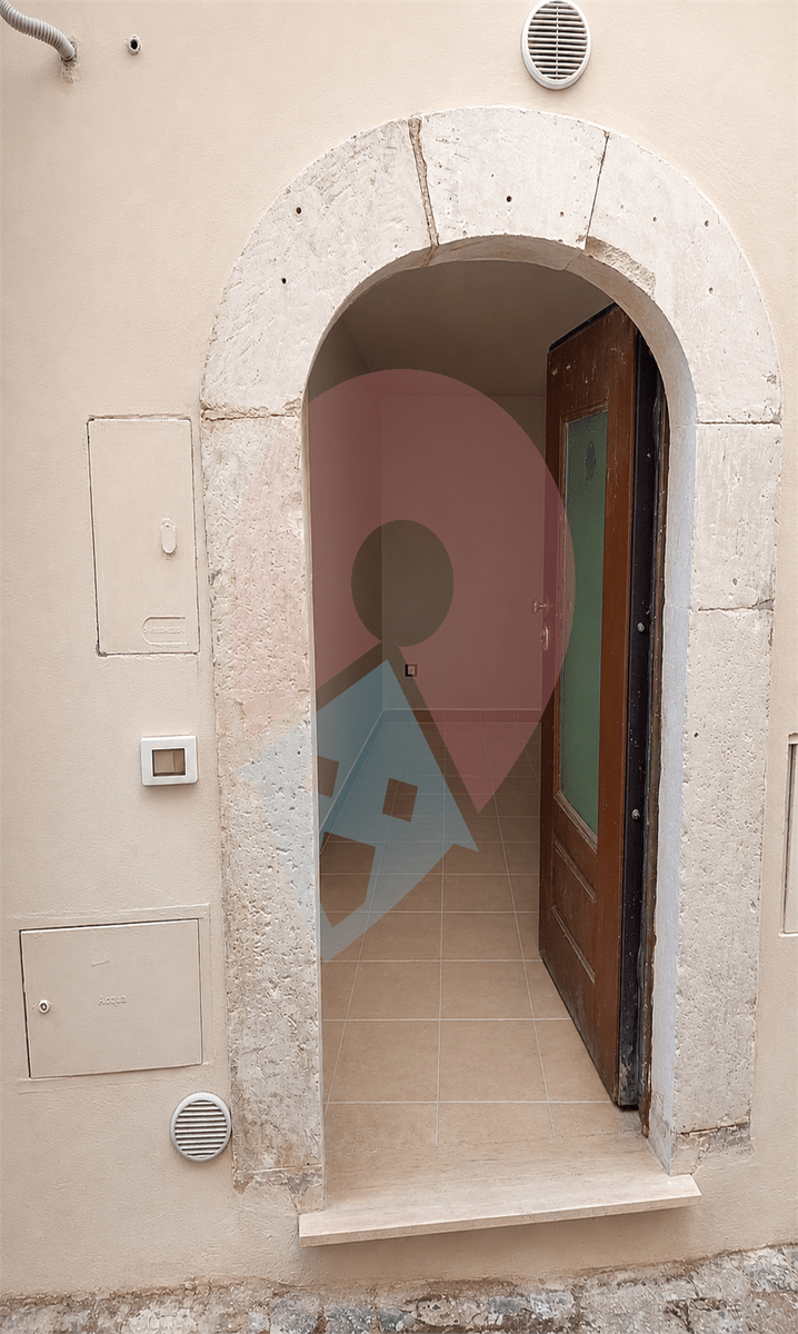 Property in Villa Santa Lucia Degli Abruzzi photo 3