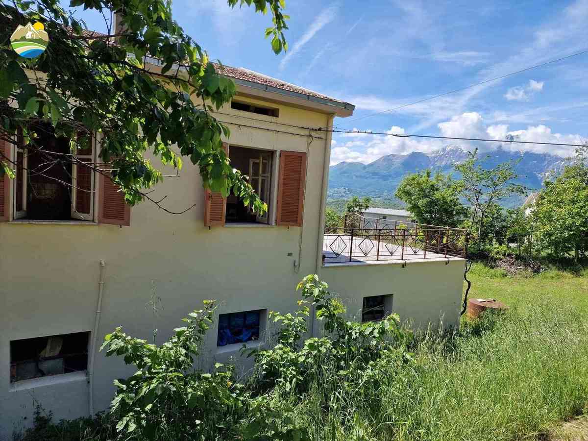 Property in Castel Castagna photo 3
