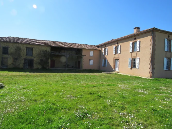 Charming Gascon Farmhouse in Elevated Position photo 5