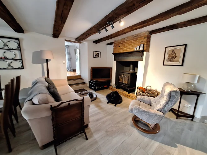 Delightful Renovated Country Home photo 3
