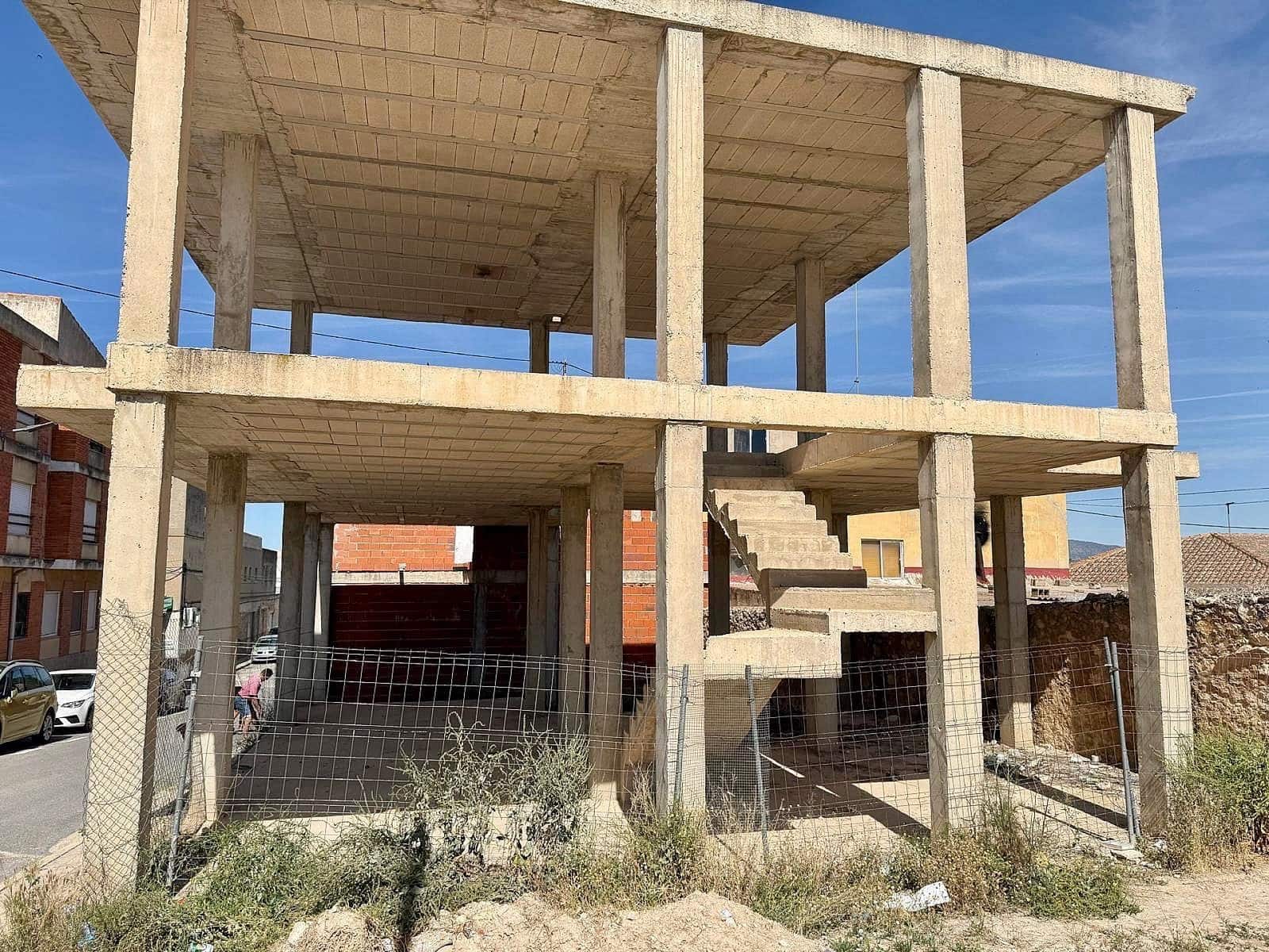 Townhouse for sale in Pinoso, Alicante photo 2