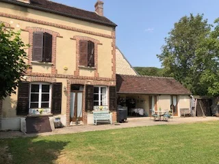 Detached Bourgeoise Style House in Quiet Rural Village | Burgundy Wine Growing Region, only 5km to A6 Junction 18