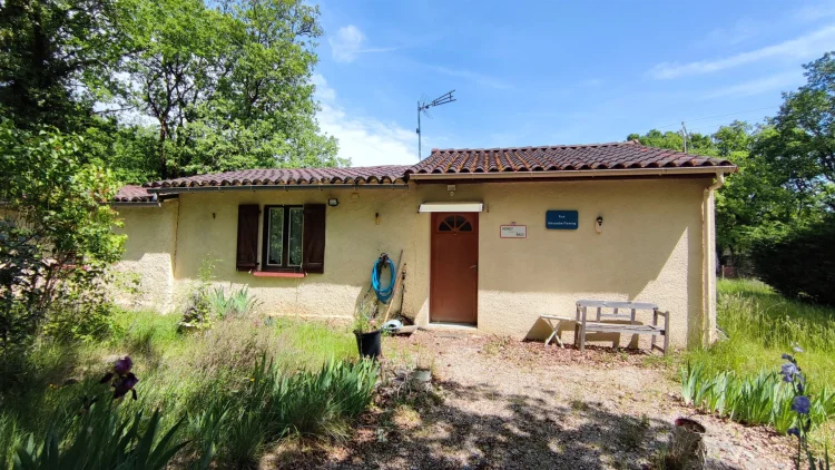 Contemporary House from the 1980s, with a Fenced Plot of 3214 m² photo 3