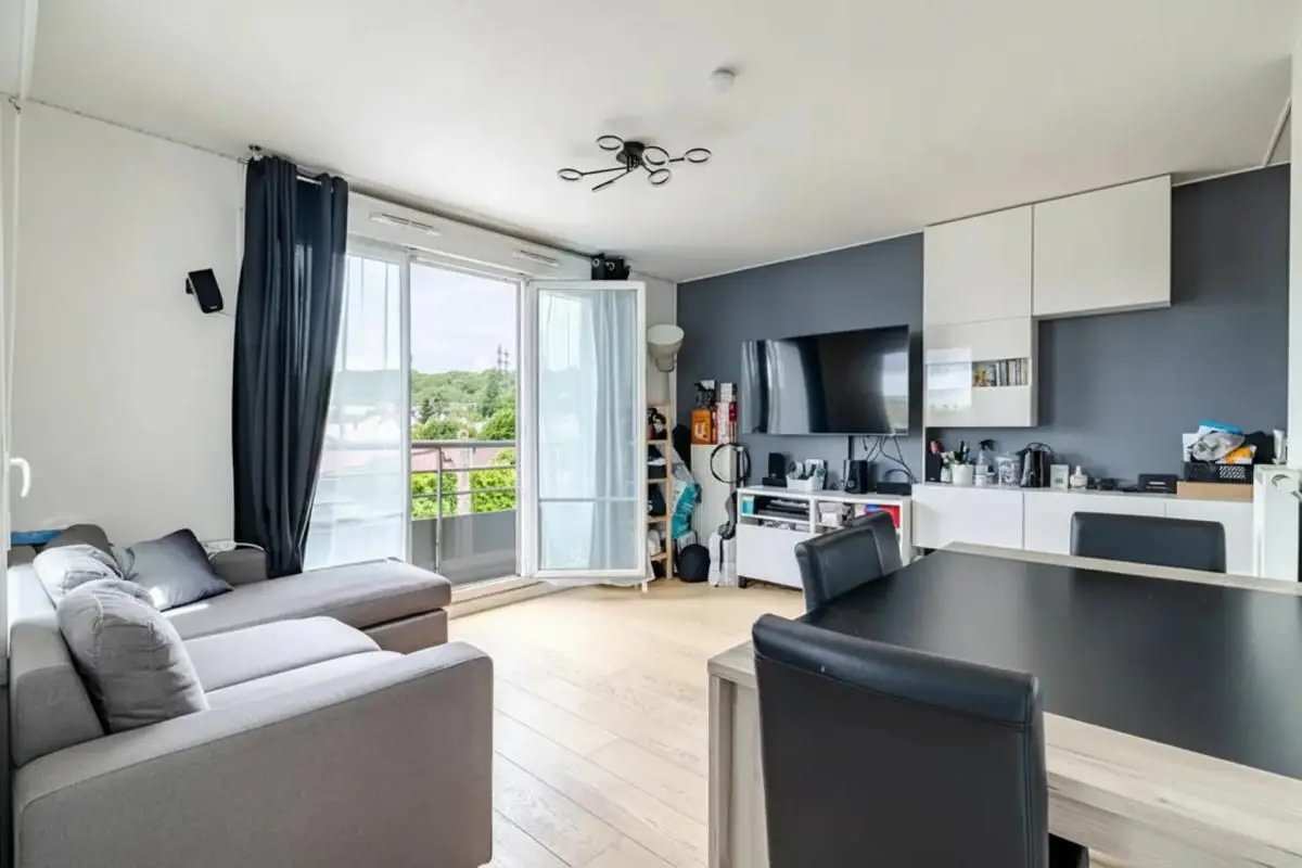 Apartment for sale in Neuilly Sur Marne — 2 bedrooms, 58 m²