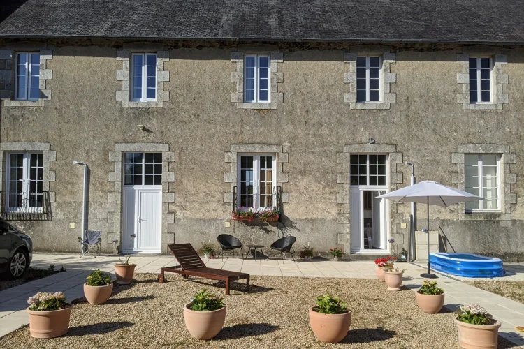 Finistère. Charming 2-Bedroom, 2-Bathroom Duplex Apartment in the Village of Scrignac