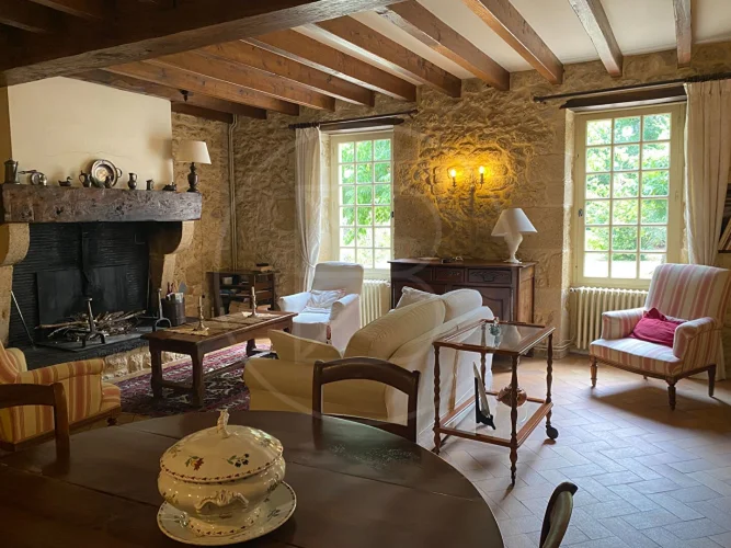 Charming Old Farmhouse with 4 Bedrooms photo 4