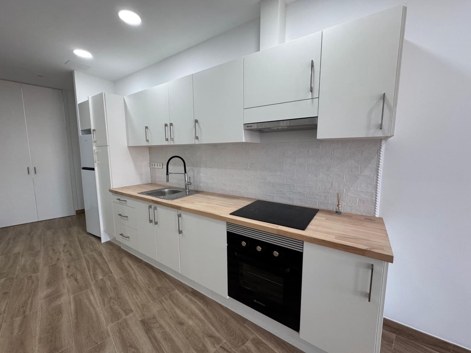 Apartment for sale in Centro, Torrevieja, Alicante photo 4