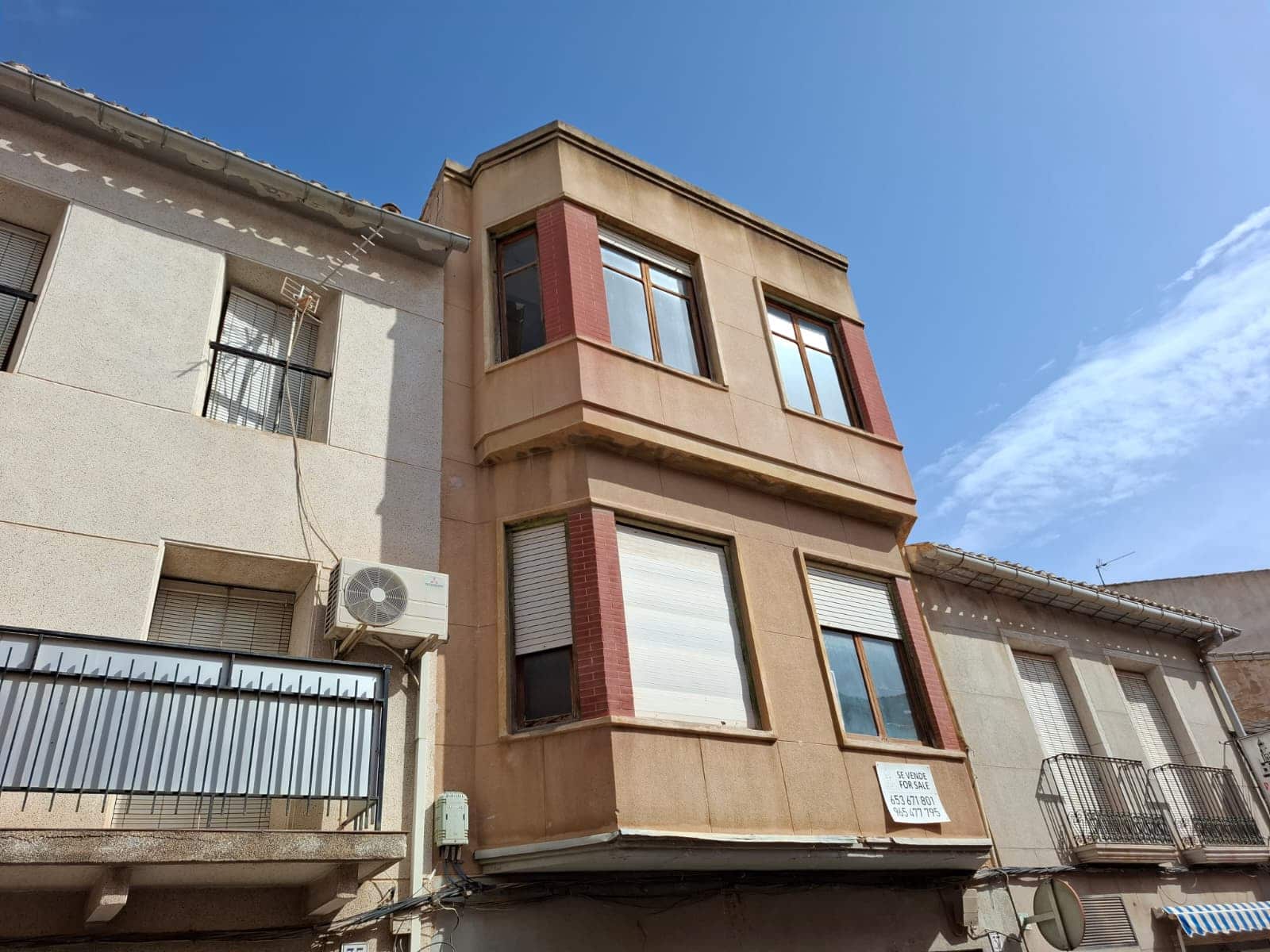 Townhouse for sale in Pinoso, Alicante