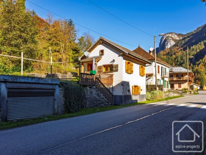 A Detached 2 Bedroom Chalet on a 532m² Plot, between Lake Geneva and the Portes du Soleil Ski Resort photo 3