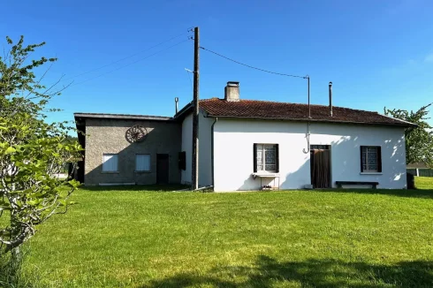 Single Storey House Needing Modernisation photo 3