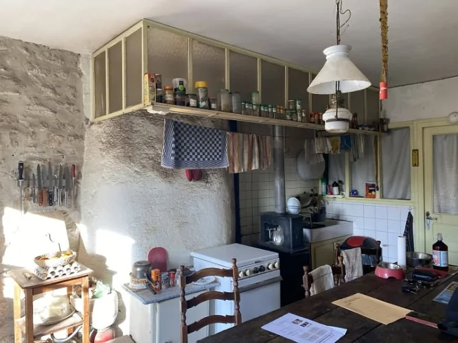 Detached Stone and Slate Property(South Facing;120.5 sqm), Built in 1905, Isolated in the photo 4