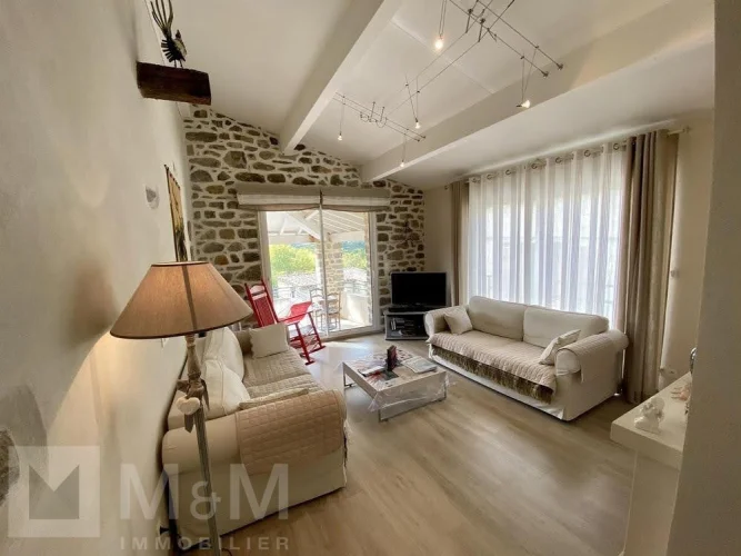 Magnificent Stone House, Combining Rustic Charm an photo 2