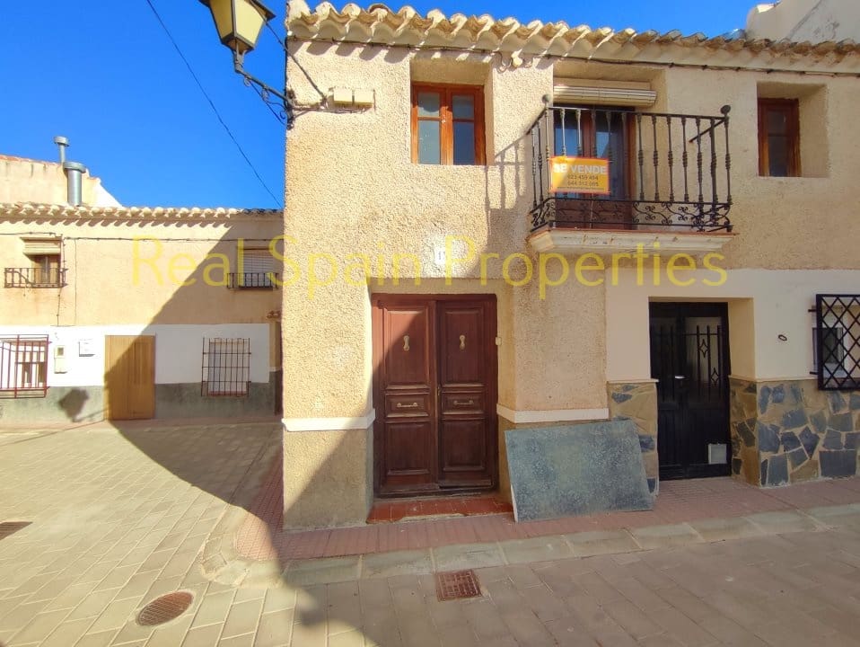 Townhouse for sale in María, Almería