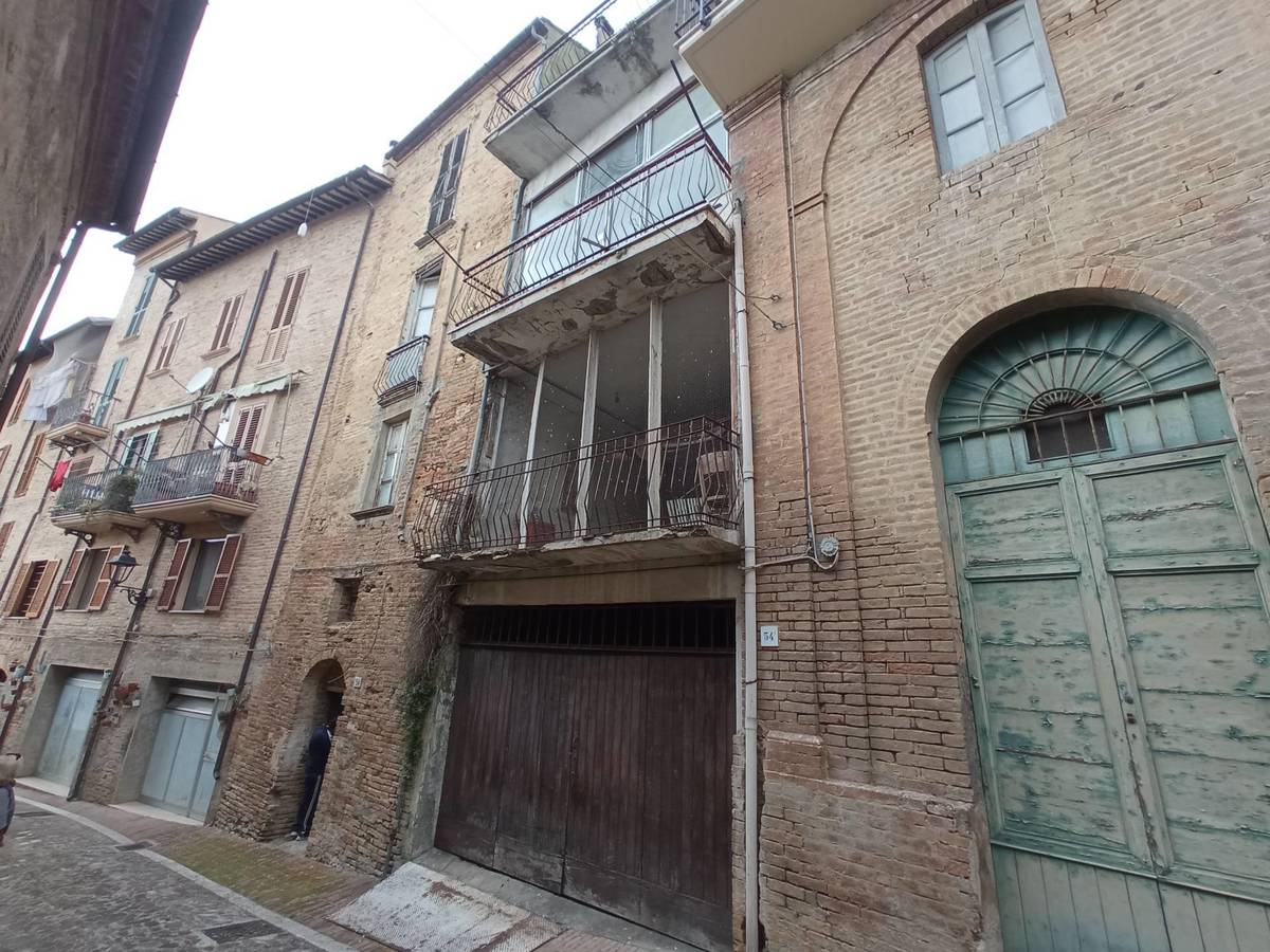 Property in Monsampolo Del Tronto photo 2