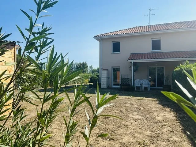 In Vic-En-Bigorre (65), Villa with Terrace for Sale