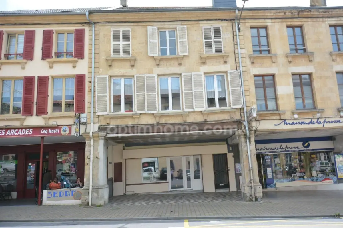 Apartment for sale in Stenay — 4 bedrooms, 270 m²