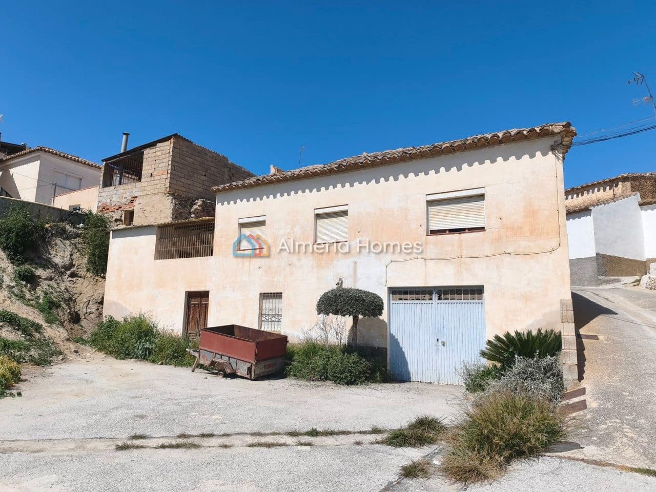 Townhouse for sale in Caniles, Granada