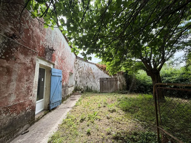 Stone House to Renovate photo 2