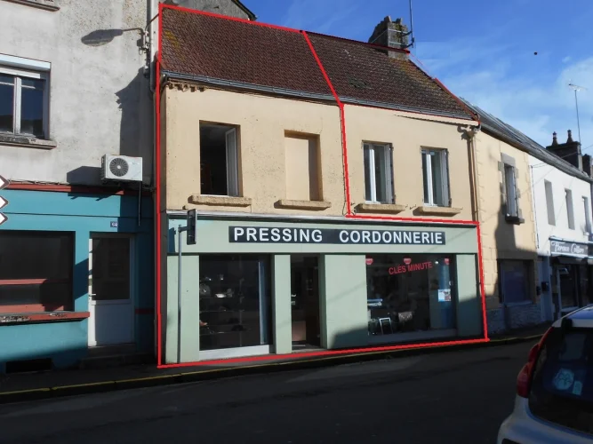 Commercial Shop with Upstairs Accommodation Potential, to Renovate, in Pré-En-Pail-Saint-Samson