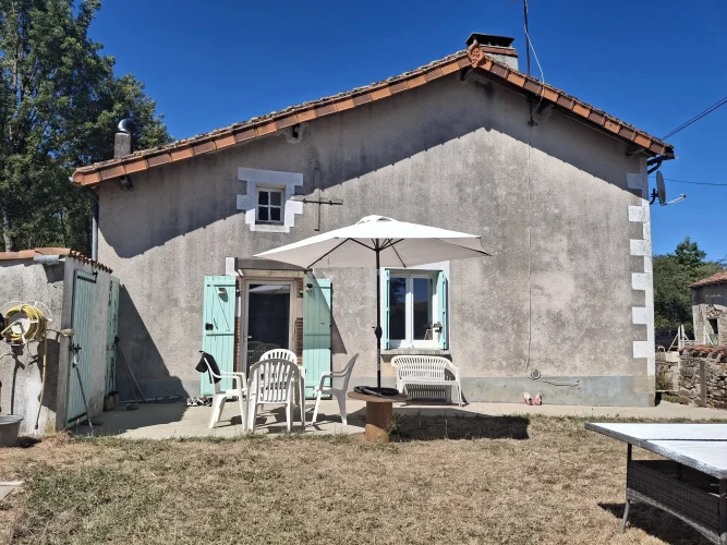 Family Home with Extensive Outbuildings and Land photo 2