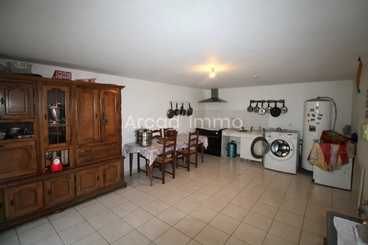 Contemporary Single-Storey House, 4 Bedrooms, Garage and Garden. photo 3