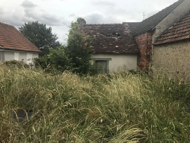 Cute Hamlet House to Renovate photo 2
