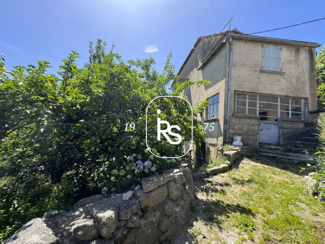 Village House to Renovate with Land, Garage and Workshop
