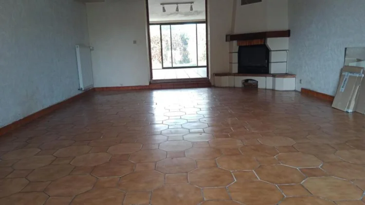 For Sale, Three Bedroom Town House with Balcony and Small Garden photo 5