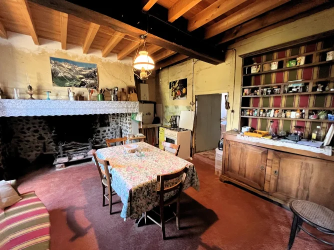 House to Renovate, Two Bedrooms, Plot of Land of 4037m² photo 3