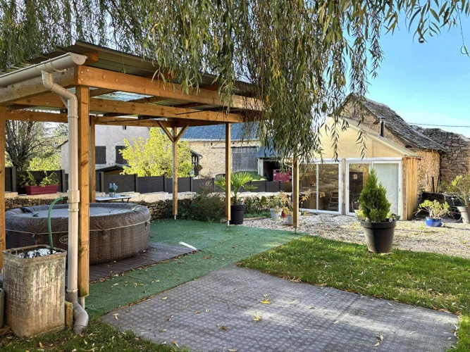 Charming House with Garden in Countryside photo 4