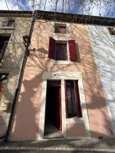 On the Promenade in Alzonne, a 65m² Village House to Renovate