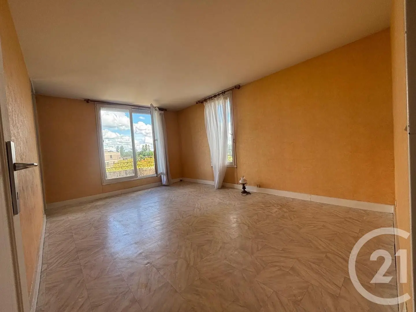 Apartment for sale in Éragny — 2 bedrooms, 66 m² photo 5