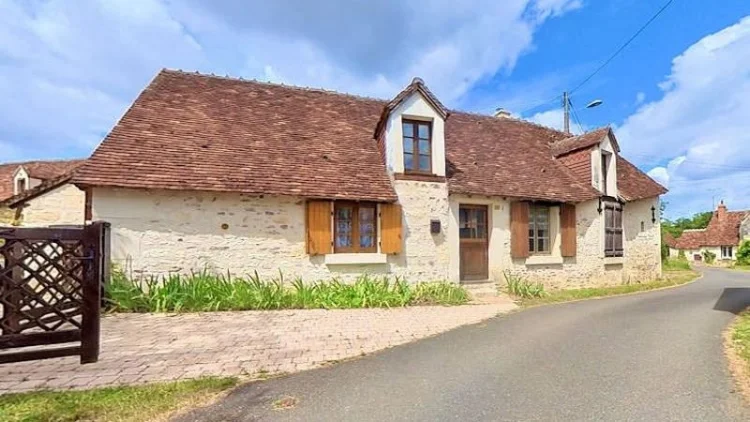 3-Bed / 2-Bath Cottage, Lucay-Le-Male, Indre