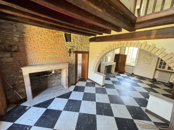 Magnificent House with Character photo 3