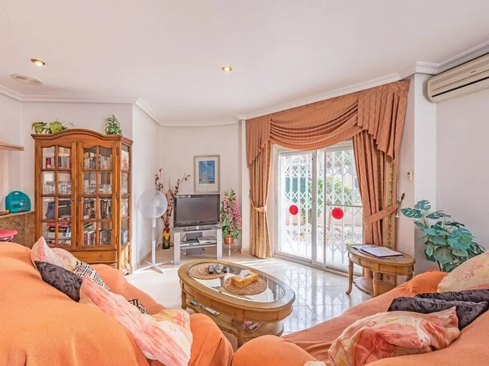 Homes Overseas photo 4